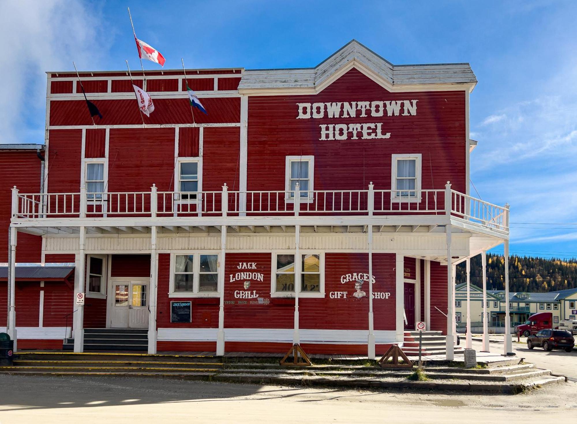 The Downtown, A Coast Hotel Dawson City Exterior foto
