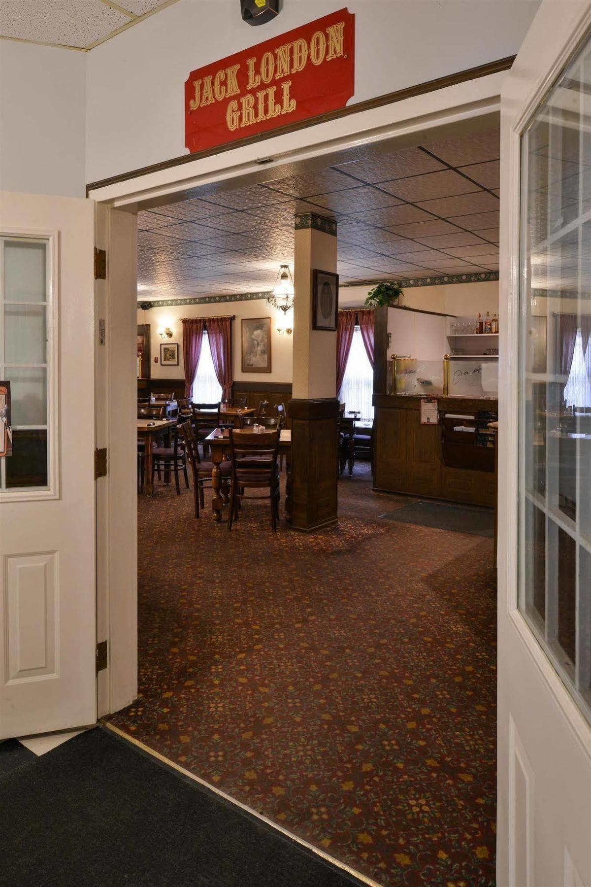The Downtown, A Coast Hotel Dawson City Exterior foto