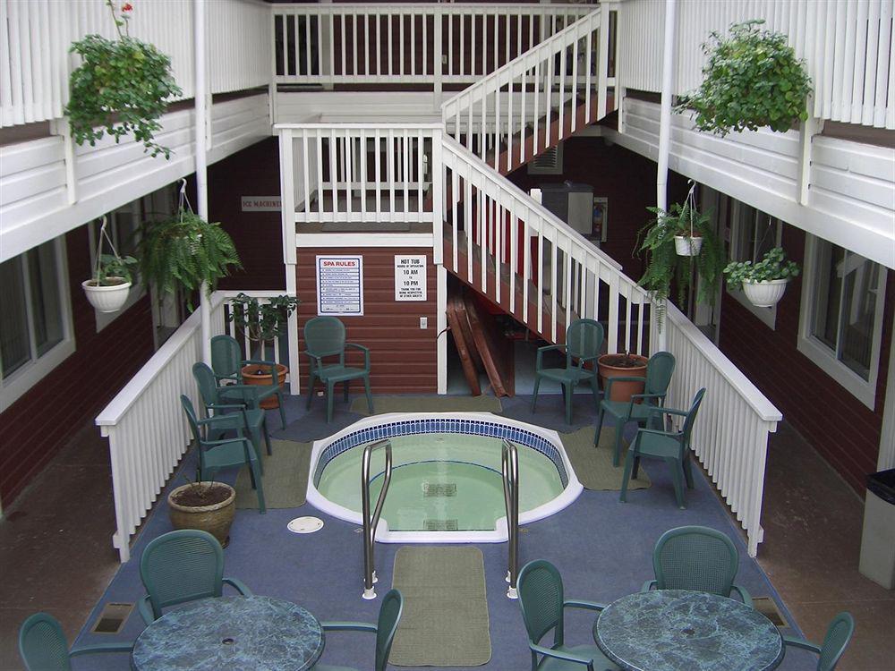 The Downtown, A Coast Hotel Dawson City Interior foto